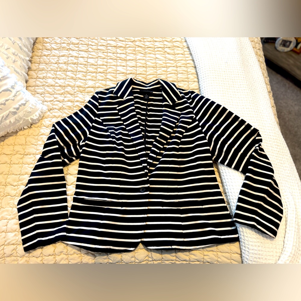 LANE BRYANT Size 16 Black & White Striped Blazer/Jacket - EXCELLENT CONDITION